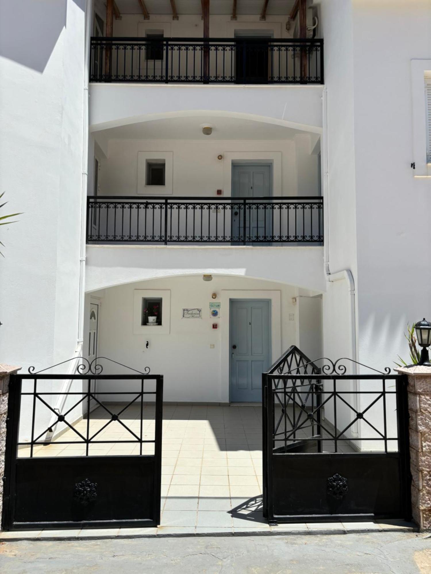 Friderica House Hotell Poros  Eksteriør bilde