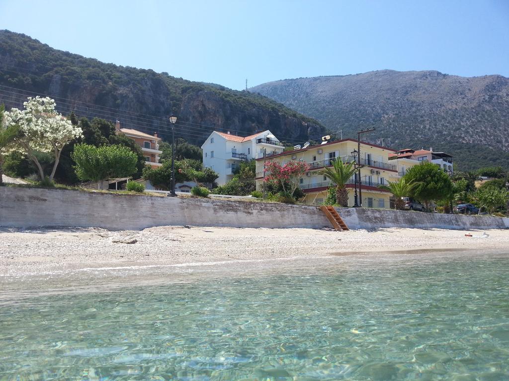 Friderica House Hotell Poros  Eksteriør bilde